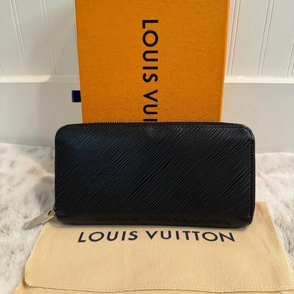 Louis Vuitton Black Long Epi Zippy Wallet/ Hot Pink Interior.  P0018 - Picture 1 of 13